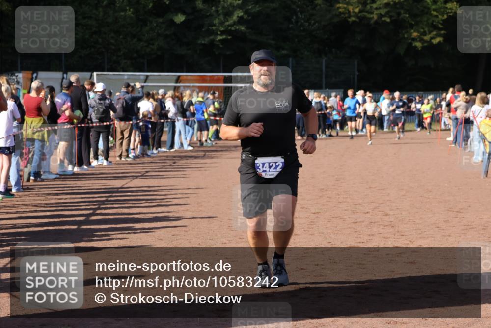 27.09.2026 - 35. Volkslauf durch das schöne Alstertal Strokosch-Dieckow http://msf.ph/oto/10583242 27.09.2026 11:29:15 Ziel 3371, 3422 meine-sportfotos.de