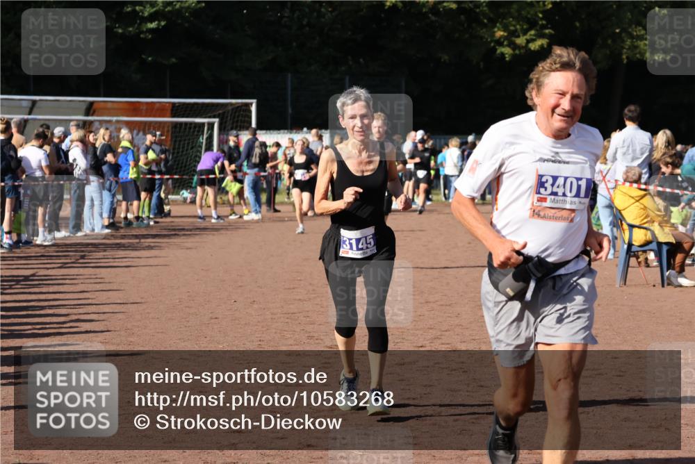 27.09.2026 - 35. Volkslauf durch das schöne Alstertal Strokosch-Dieckow http://msf.ph/oto/10583268 27.09.2026 11:29:01 Ziel 3145, 3190, 3401 meine-sportfotos.de