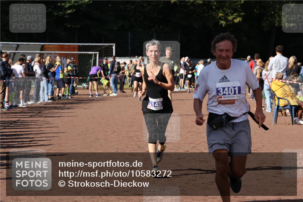 27.09.2026 - 35. Volkslauf durch das schöne Alstertal Strokosch-Dieckow http://msf.ph/oto/10583272 27.09.2026 11:29:00 Ziel 3145, 3190, 3401 meine-sportfotos.de