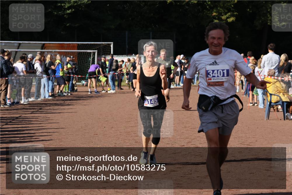 27.09.2026 - 35. Volkslauf durch das schöne Alstertal Strokosch-Dieckow http://msf.ph/oto/10583275 27.09.2026 11:29:00 Ziel 3145, 3190, 3401 meine-sportfotos.de