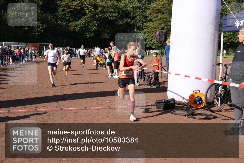 27.09.2026 - 35. Volkslauf durch das schöne Alstertal Strokosch-Dieckow http://msf.ph/oto/10583384 27.09.2026 11:26:33 Ziel 1001, 3152, 3227, 3291, 3366, 3367 meine-sportfotos.de