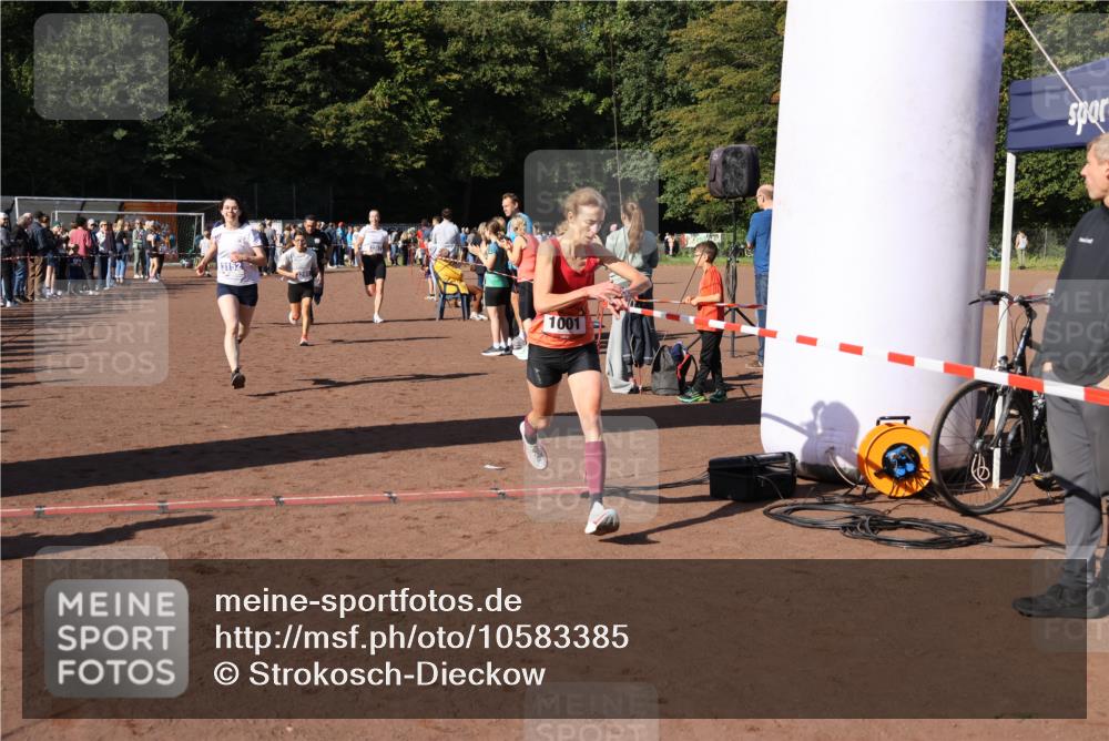 27.09.2026 - 35. Volkslauf durch das schöne Alstertal Strokosch-Dieckow http://msf.ph/oto/10583385 27.09.2026 11:26:33 Ziel 1001, 3152, 3227, 3291, 3366, 3367 meine-sportfotos.de