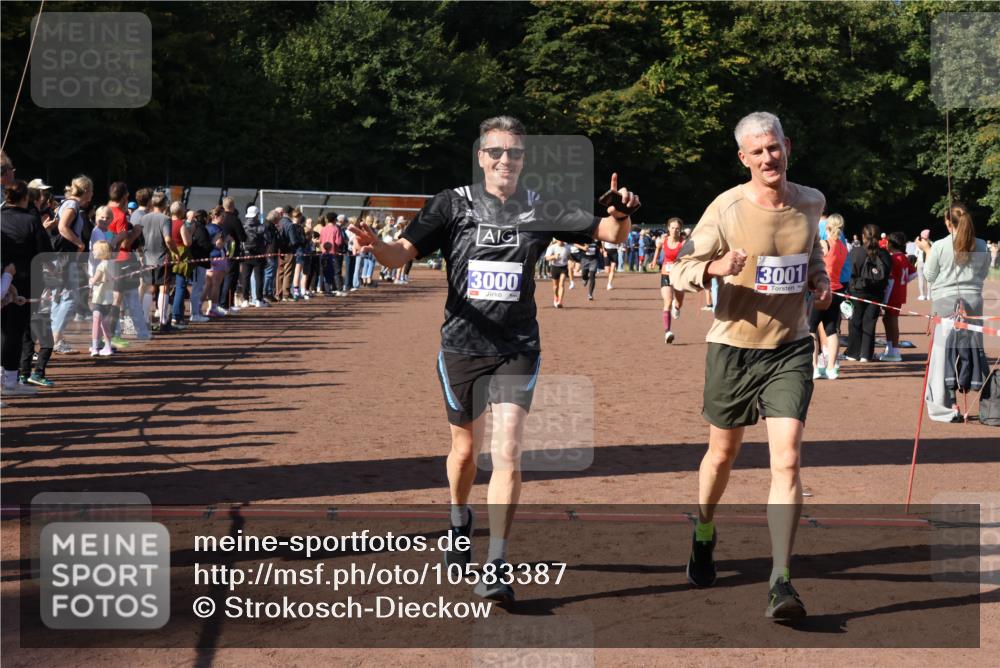 27.09.2026 - 35. Volkslauf durch das schöne Alstertal Strokosch-Dieckow http://msf.ph/oto/10583387 27.09.2026 11:26:29 Ziel 1001, 3000, 3001, 3152, 3227, 3291, 3315, 3366, 3367 meine-sportfotos.de