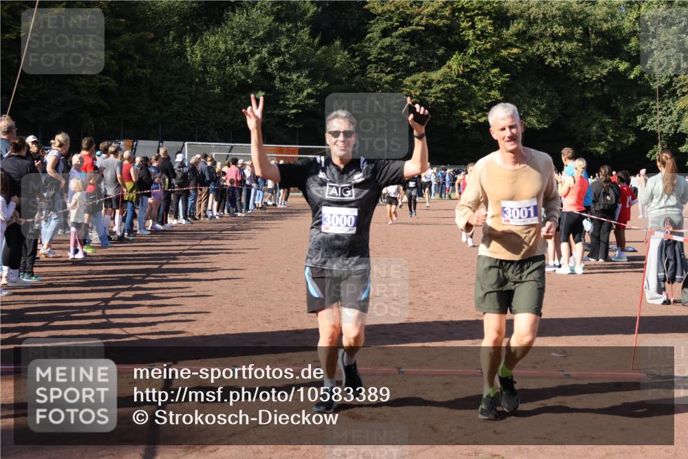 27.09.2026 - 35. Volkslauf durch das schöne Alstertal Strokosch-Dieckow http://msf.ph/oto/10583389 27.09.2026 11:26:29 Ziel 1001, 3000, 3001, 3152, 3227, 3291, 3315, 3366, 3367 meine-sportfotos.de