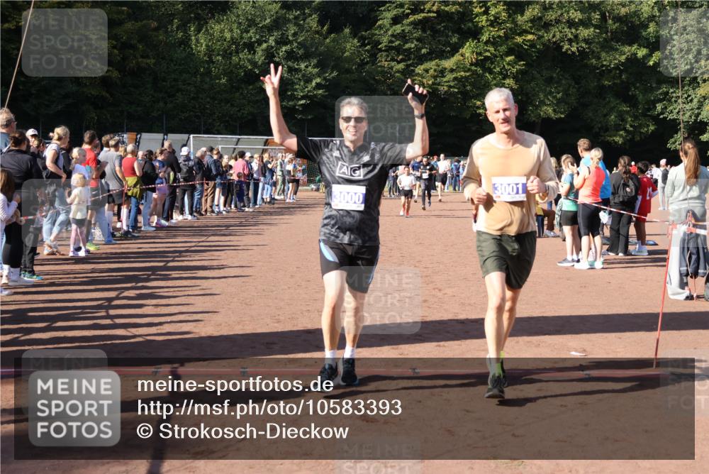 27.09.2026 - 35. Volkslauf durch das schöne Alstertal Strokosch-Dieckow http://msf.ph/oto/10583393 27.09.2026 11:26:29 Ziel 1001, 3000, 3001, 3152, 3227, 3291, 3315, 3366, 3367 meine-sportfotos.de