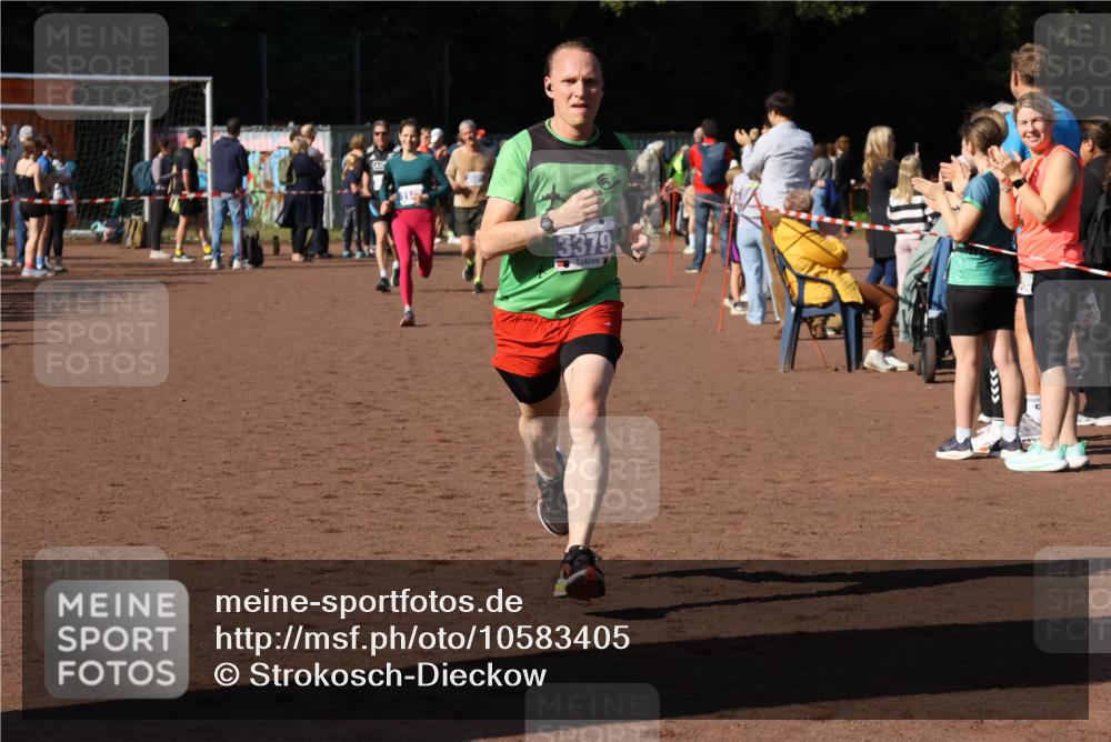 27.09.2026 - 35. Volkslauf durch das schöne Alstertal Strokosch-Dieckow http://msf.ph/oto/10583405 27.09.2026 11:26:17 Ziel 1148, 3188, 3379 meine-sportfotos.de