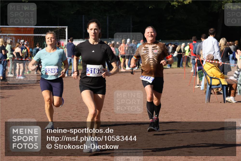 27.09.2026 - 35. Volkslauf durch das schöne Alstertal Strokosch-Dieckow http://msf.ph/oto/10583444 27.09.2026 11:25:43 Ziel 1409, 3118, 3167, 3249 meine-sportfotos.de