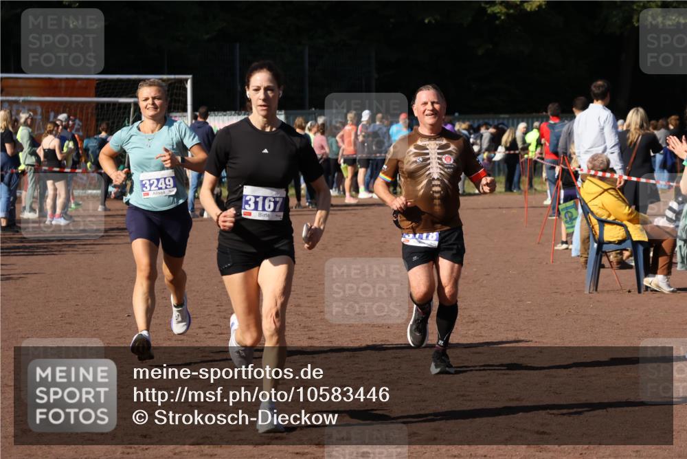 27.09.2026 - 35. Volkslauf durch das schöne Alstertal Strokosch-Dieckow http://msf.ph/oto/10583446 27.09.2026 11:25:43 Ziel 1409, 3118, 3167, 3249 meine-sportfotos.de