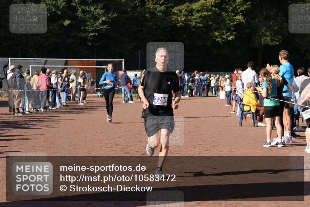 27.09.2026 - 35. Volkslauf durch das schöne Alstertal Strokosch-Dieckow http://msf.ph/oto/10583472 27.09.2026 11:25:23 Ziel 3064, 3200, 3364 meine-sportfotos.de