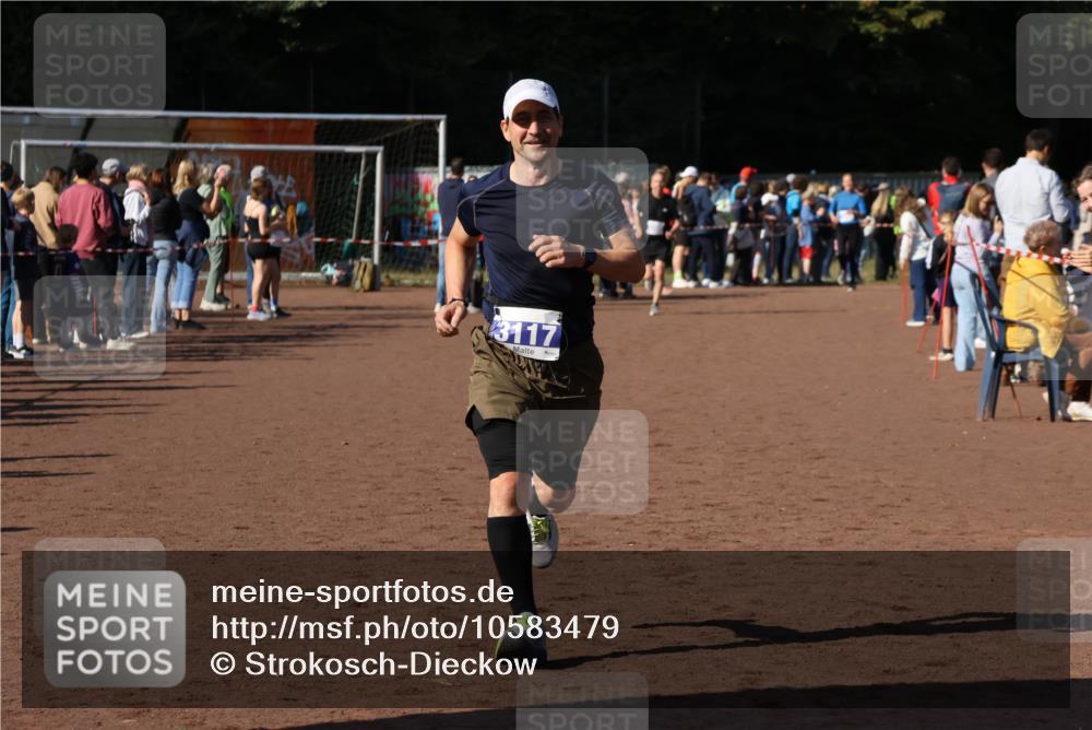 27.09.2026 - 35. Volkslauf durch das schöne Alstertal Strokosch-Dieckow http://msf.ph/oto/10583479 27.09.2026 11:25:13 Ziel 3117 meine-sportfotos.de