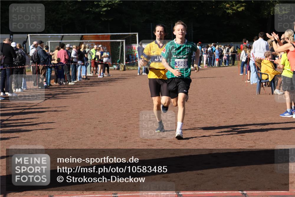 27.09.2026 - 35. Volkslauf durch das schöne Alstertal Strokosch-Dieckow http://msf.ph/oto/10583485 27.09.2026 11:25:05 Ziel 3117, 3292, 3314, 3988 meine-sportfotos.de
