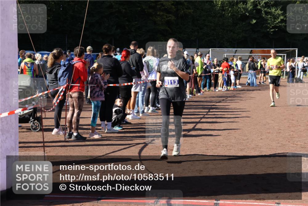 27.09.2026 - 35. Volkslauf durch das schöne Alstertal Strokosch-Dieckow http://msf.ph/oto/10583511 27.09.2026 11:44:13 Ziel 1476, 3113, 3390 meine-sportfotos.de