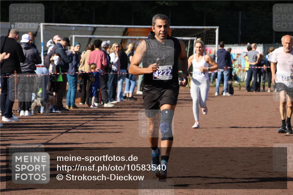 27.09.2026 - 35. Volkslauf durch das schöne Alstertal Strokosch-Dieckow http://msf.ph/oto/10583540 27.09.2026 11:24:39 Ziel 3222, 3312, 3340 meine-sportfotos.de