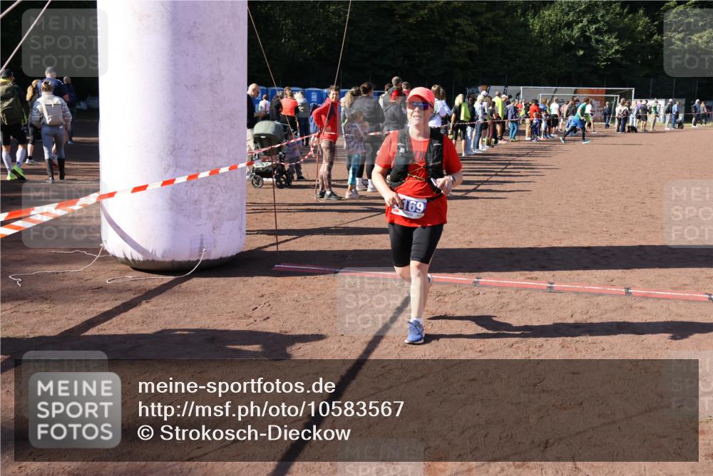 27.09.2026 - 35. Volkslauf durch das schöne Alstertal Strokosch-Dieckow http://msf.ph/oto/10583567 27.09.2026 11:43:39 Ziel 1463, 2414, 3169 meine-sportfotos.de