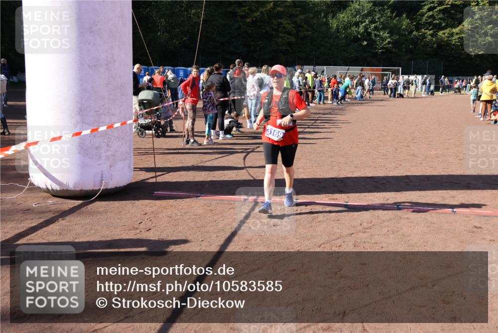 27.09.2026 - 35. Volkslauf durch das schöne Alstertal Strokosch-Dieckow http://msf.ph/oto/10583585 27.09.2026 11:43:39 Ziel 1463, 2414, 3169 meine-sportfotos.de
