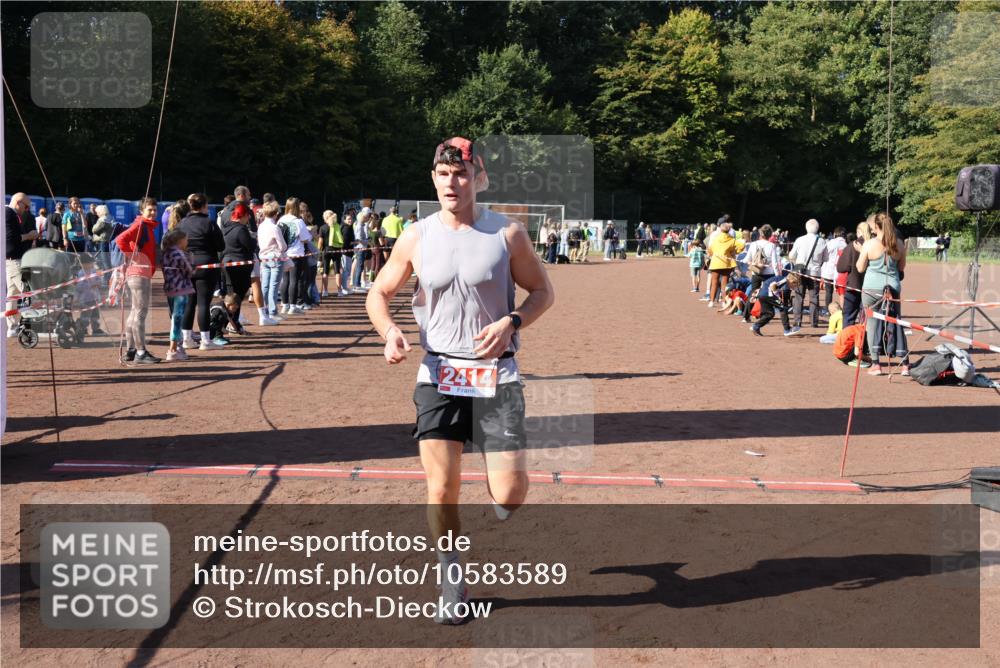 27.09.2026 - 35. Volkslauf durch das schöne Alstertal Strokosch-Dieckow http://msf.ph/oto/10583589 27.09.2026 11:43:37 Ziel 1463, 2414, 3169 meine-sportfotos.de