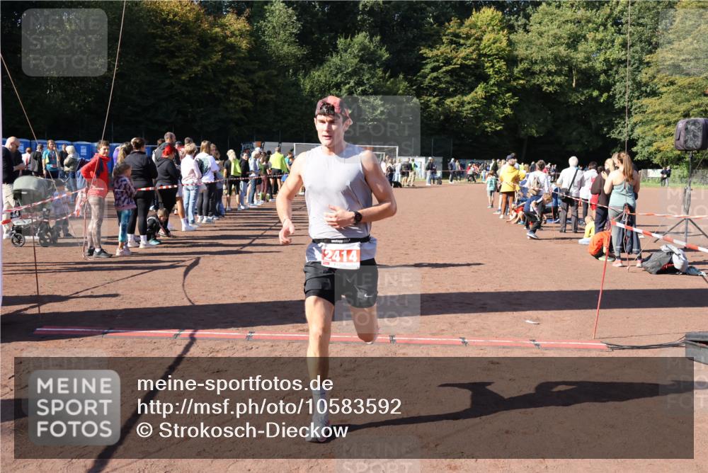 27.09.2026 - 35. Volkslauf durch das schöne Alstertal Strokosch-Dieckow http://msf.ph/oto/10583592 27.09.2026 11:43:37 Ziel 1463, 2414, 3169 meine-sportfotos.de