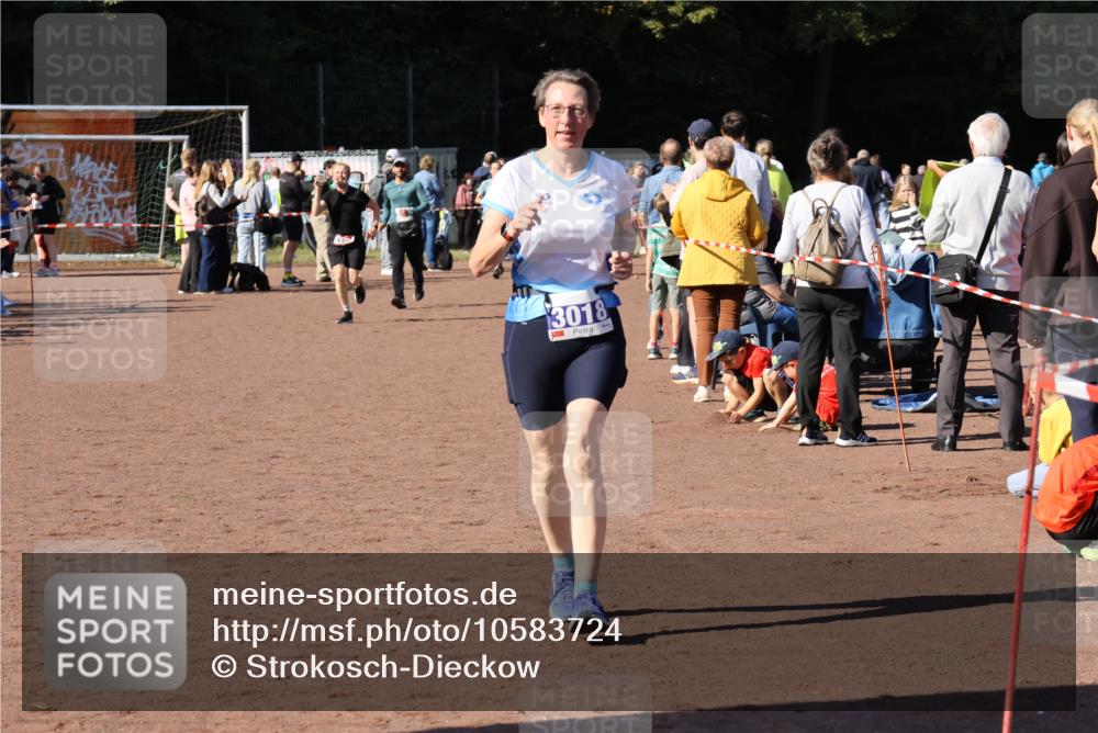 27.09.2026 - 35. Volkslauf durch das schöne Alstertal Strokosch-Dieckow http://msf.ph/oto/10583724 27.09.2026 11:43:03 Ziel 1460, 3018 meine-sportfotos.de