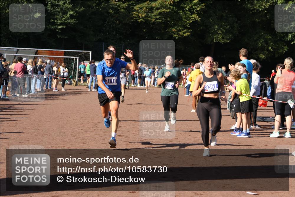 27.09.2026 - 35. Volkslauf durch das schöne Alstertal Strokosch-Dieckow http://msf.ph/oto/10583730 27.09.2026 11:23:21 Ziel 3116, 3247, 3317, 3333, 3344, 3361 meine-sportfotos.de