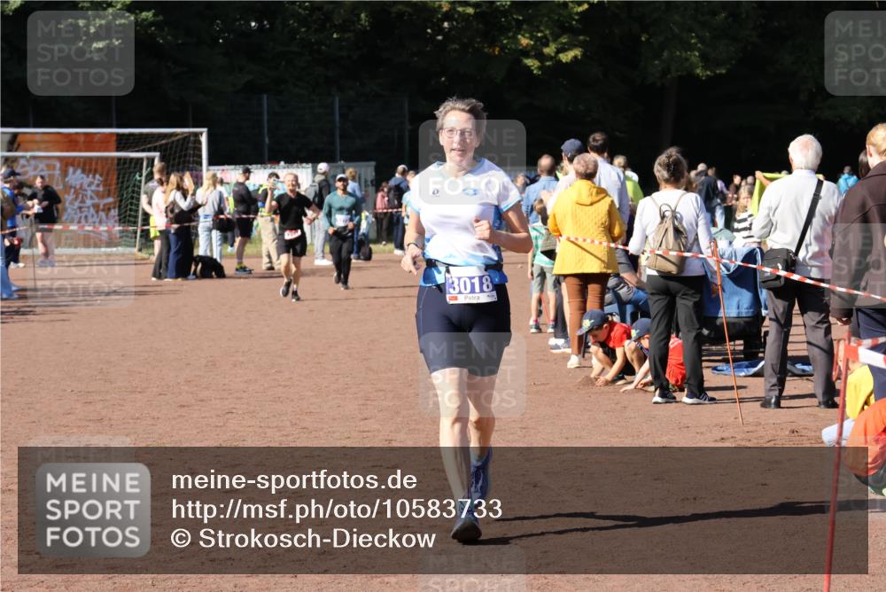 27.09.2026 - 35. Volkslauf durch das schöne Alstertal Strokosch-Dieckow http://msf.ph/oto/10583733 27.09.2026 11:43:03 Ziel 1460, 3018 meine-sportfotos.de