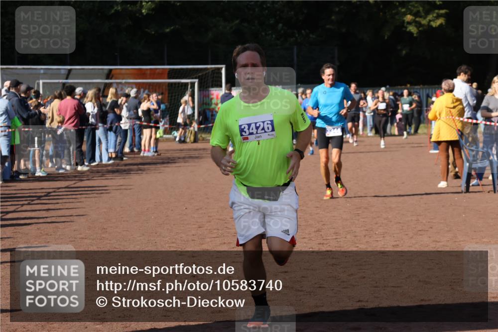 27.09.2026 - 35. Volkslauf durch das schöne Alstertal Strokosch-Dieckow http://msf.ph/oto/10583740 27.09.2026 11:23:11 Ziel 3344, 3426 meine-sportfotos.de