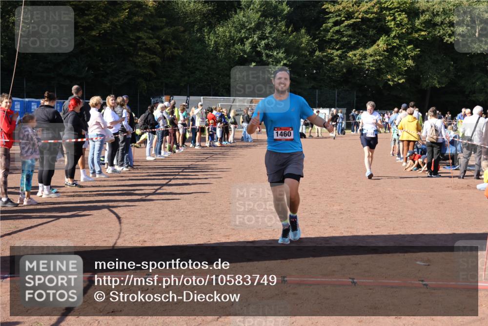 27.09.2026 - 35. Volkslauf durch das schöne Alstertal Strokosch-Dieckow http://msf.ph/oto/10583749 27.09.2026 11:43:01 Ziel 1460, 3018 meine-sportfotos.de