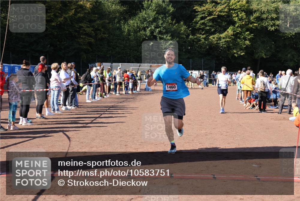27.09.2026 - 35. Volkslauf durch das schöne Alstertal Strokosch-Dieckow http://msf.ph/oto/10583751 27.09.2026 11:43:01 Ziel 1460, 3018 meine-sportfotos.de
