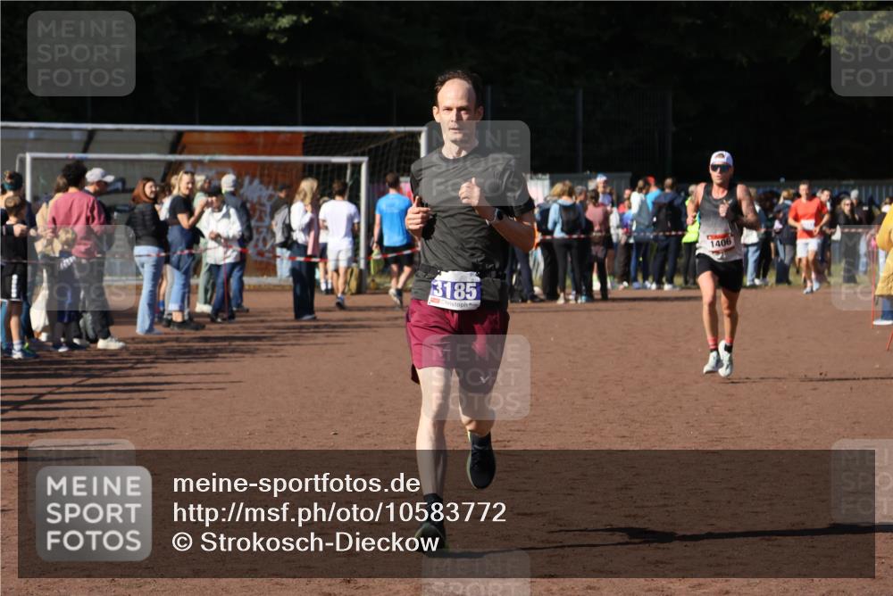 27.09.2026 - 35. Volkslauf durch das schöne Alstertal Strokosch-Dieckow http://msf.ph/oto/10583772 27.09.2026 11:22:49 Ziel 1406, 3185 meine-sportfotos.de