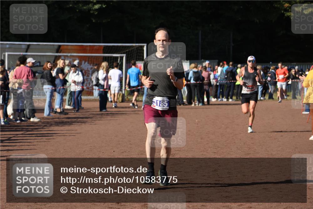 27.09.2026 - 35. Volkslauf durch das schöne Alstertal Strokosch-Dieckow http://msf.ph/oto/10583775 27.09.2026 11:22:49 Ziel 1406, 3185 meine-sportfotos.de