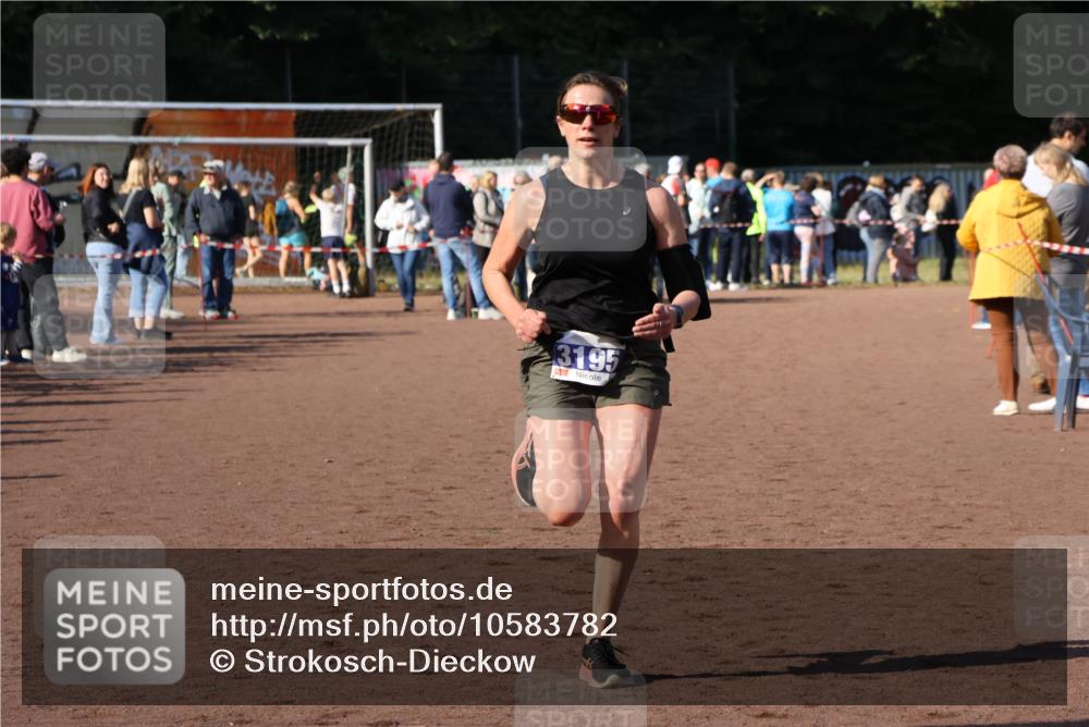 27.09.2026 - 35. Volkslauf durch das schöne Alstertal Strokosch-Dieckow http://msf.ph/oto/10583782 27.09.2026 11:22:35 Ziel 3195 meine-sportfotos.de