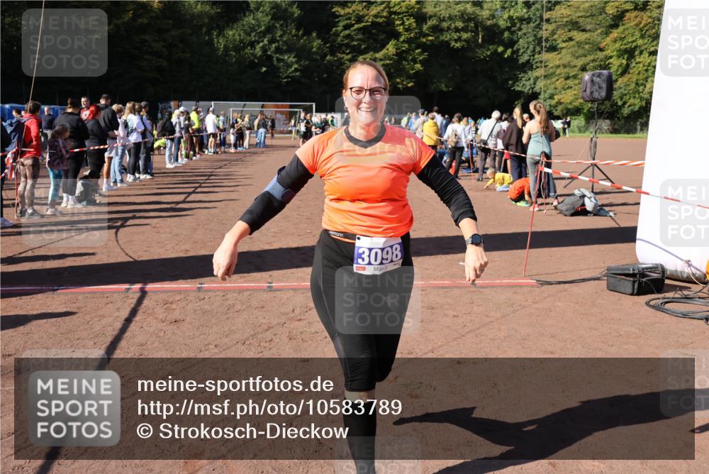 27.09.2026 - 35. Volkslauf durch das schöne Alstertal Strokosch-Dieckow http://msf.ph/oto/10583789 27.09.2026 11:42:43 Ziel 3098 meine-sportfotos.de