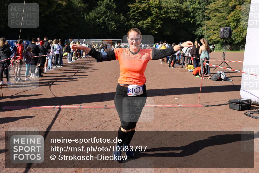 27.09.2026 - 35. Volkslauf durch das schöne Alstertal Strokosch-Dieckow http://msf.ph/oto/10583797 27.09.2026 11:42:43 Ziel 3098 meine-sportfotos.de