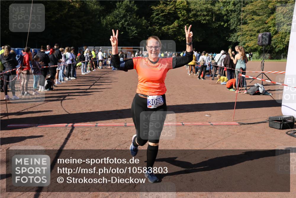 27.09.2026 - 35. Volkslauf durch das schöne Alstertal Strokosch-Dieckow http://msf.ph/oto/10583803 27.09.2026 11:42:43 Ziel 3098 meine-sportfotos.de
