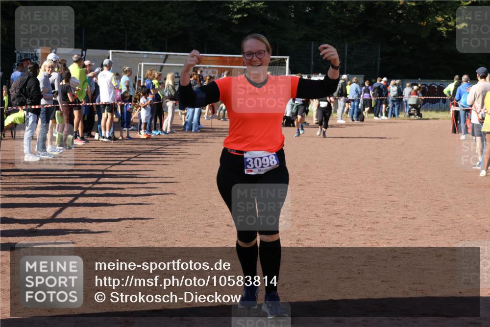 27.09.2026 - 35. Volkslauf durch das schöne Alstertal Strokosch-Dieckow http://msf.ph/oto/10583814 27.09.2026 11:42:41 Ziel 3098 meine-sportfotos.de