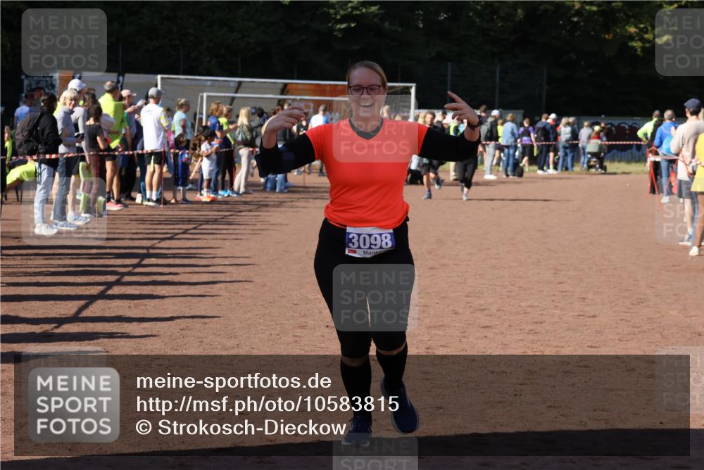 27.09.2026 - 35. Volkslauf durch das schöne Alstertal Strokosch-Dieckow http://msf.ph/oto/10583815 27.09.2026 11:42:41 Ziel 3098 meine-sportfotos.de