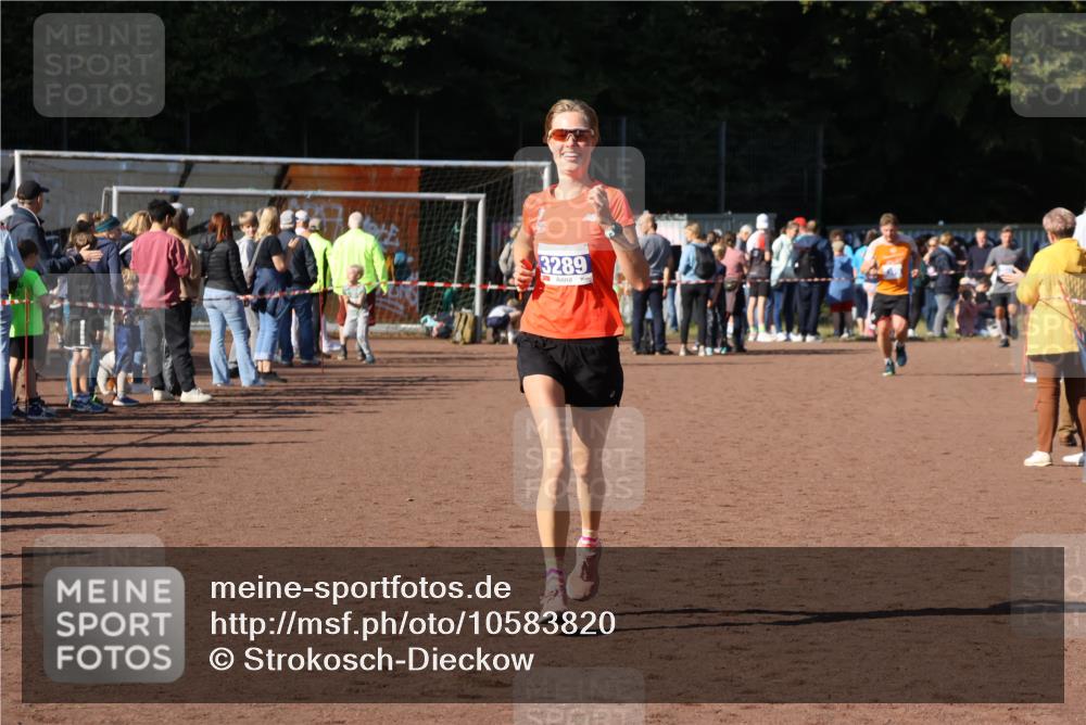 27.09.2026 - 35. Volkslauf durch das schöne Alstertal Strokosch-Dieckow http://msf.ph/oto/10583820 27.09.2026 11:22:13 Ziel 3289 meine-sportfotos.de