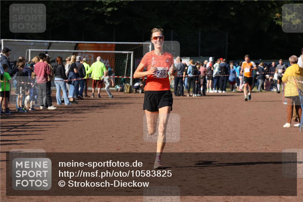 27.09.2026 - 35. Volkslauf durch das schöne Alstertal Strokosch-Dieckow http://msf.ph/oto/10583825 27.09.2026 11:22:13 Ziel 3289 meine-sportfotos.de