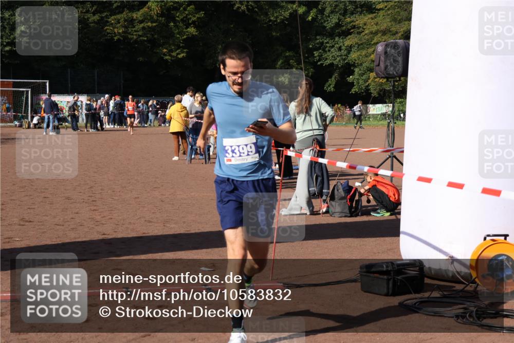 27.09.2026 - 35. Volkslauf durch das schöne Alstertal Strokosch-Dieckow http://msf.ph/oto/10583832 27.09.2026 11:22:03 Ziel 3399 meine-sportfotos.de