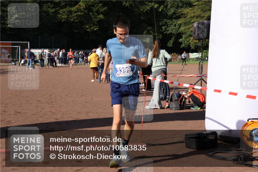 27.09.2026 - 35. Volkslauf durch das schöne Alstertal Strokosch-Dieckow http://msf.ph/oto/10583835 27.09.2026 11:22:03 Ziel 3399 meine-sportfotos.de
