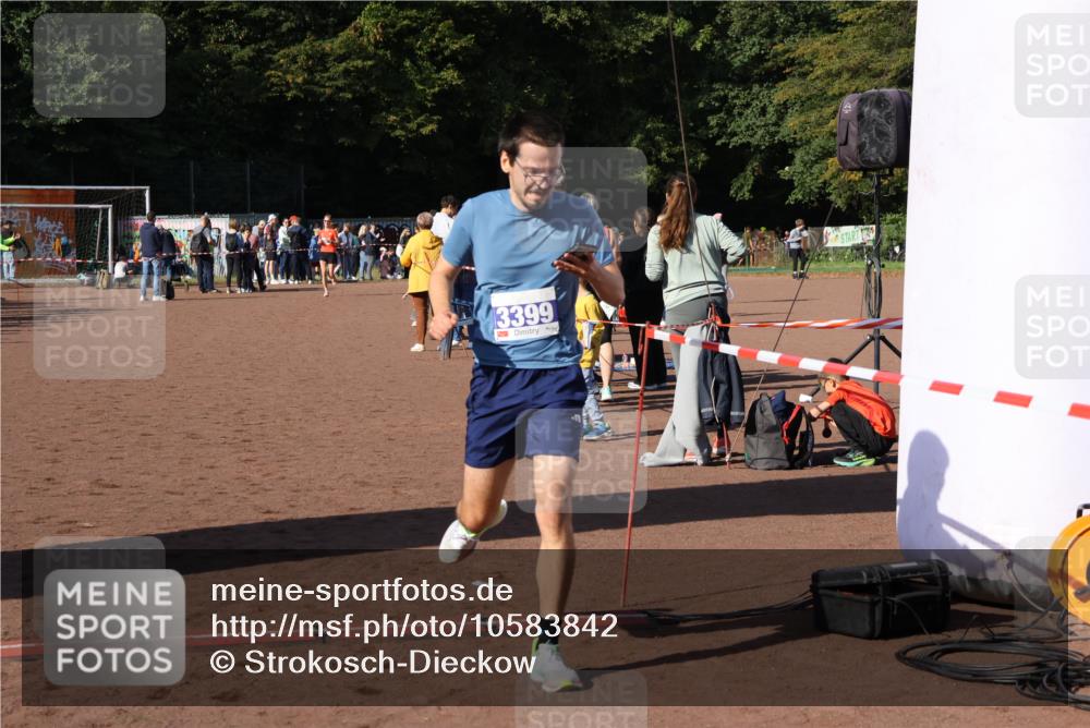 27.09.2026 - 35. Volkslauf durch das schöne Alstertal Strokosch-Dieckow http://msf.ph/oto/10583842 27.09.2026 11:22:03 Ziel 3399 meine-sportfotos.de