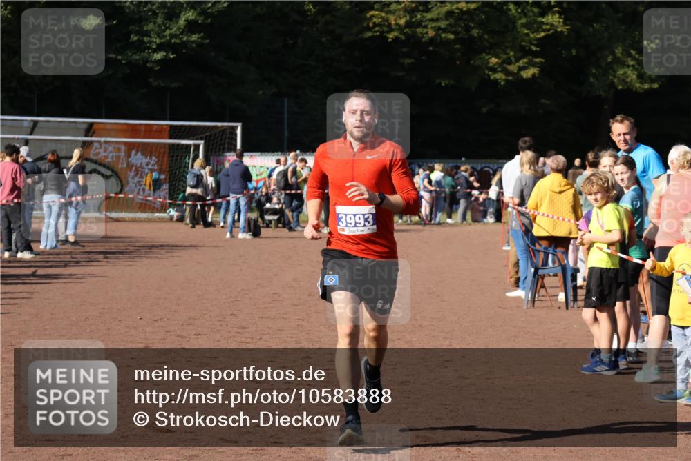 27.09.2026 - 35. Volkslauf durch das schöne Alstertal Strokosch-Dieckow http://msf.ph/oto/10583888 27.09.2026 11:21:35 Ziel 1403, 3993 meine-sportfotos.de
