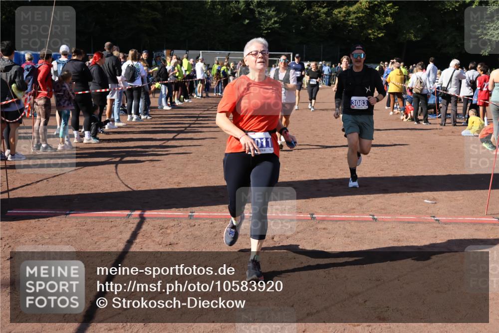 27.09.2026 - 35. Volkslauf durch das schöne Alstertal Strokosch-Dieckow http://msf.ph/oto/10583920 27.09.2026 11:42:19 Ziel 3011, 3054, 3055, 3083, 3084, 3170, 3318, 3352, 3419 meine-sportfotos.de