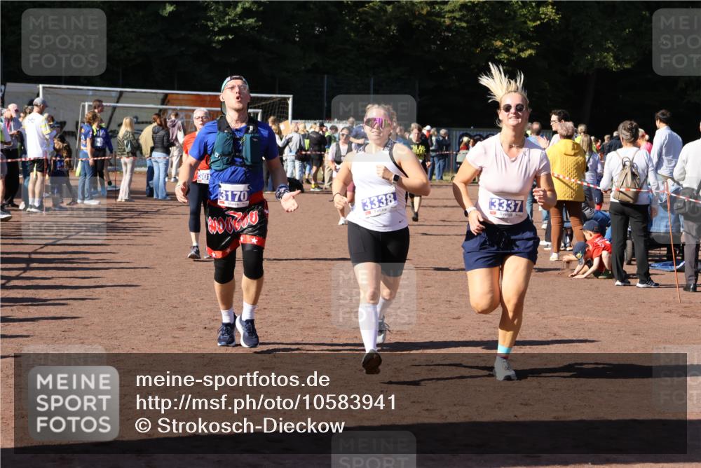 27.09.2026 - 35. Volkslauf durch das schöne Alstertal Strokosch-Dieckow http://msf.ph/oto/10583941 27.09.2026 11:42:13 Ziel 3011, 3083, 3084, 3143, 3170, 3337, 3338, 3352 meine-sportfotos.de