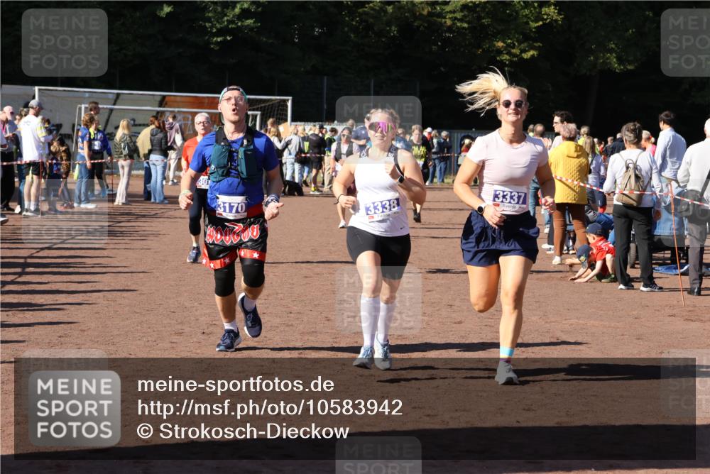 27.09.2026 - 35. Volkslauf durch das schöne Alstertal Strokosch-Dieckow http://msf.ph/oto/10583942 27.09.2026 11:42:13 Ziel 3011, 3083, 3084, 3143, 3170, 3337, 3338, 3352 meine-sportfotos.de