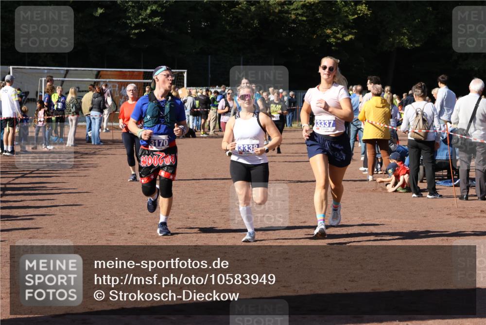 27.09.2026 - 35. Volkslauf durch das schöne Alstertal Strokosch-Dieckow http://msf.ph/oto/10583949 27.09.2026 11:42:12 Ziel 3011, 3083, 3143, 3170, 3337, 3338, 3352 meine-sportfotos.de