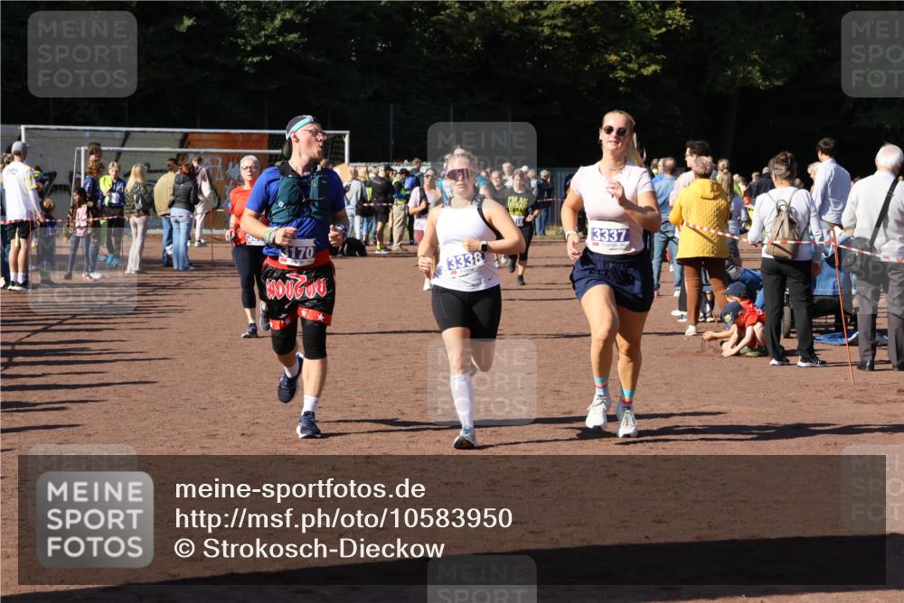 27.09.2026 - 35. Volkslauf durch das schöne Alstertal Strokosch-Dieckow http://msf.ph/oto/10583950 27.09.2026 11:42:12 Ziel 3011, 3083, 3143, 3170, 3337, 3338, 3352 meine-sportfotos.de