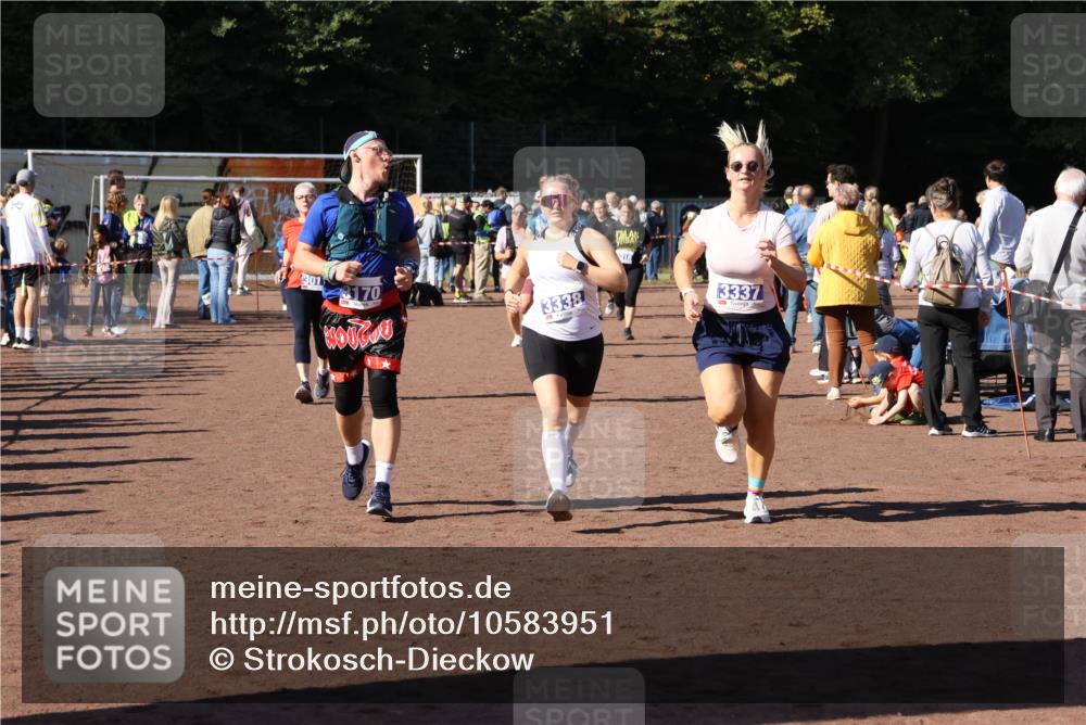 27.09.2026 - 35. Volkslauf durch das schöne Alstertal Strokosch-Dieckow http://msf.ph/oto/10583951 27.09.2026 11:42:12 Ziel 3011, 3083, 3143, 3170, 3337, 3338, 3352 meine-sportfotos.de