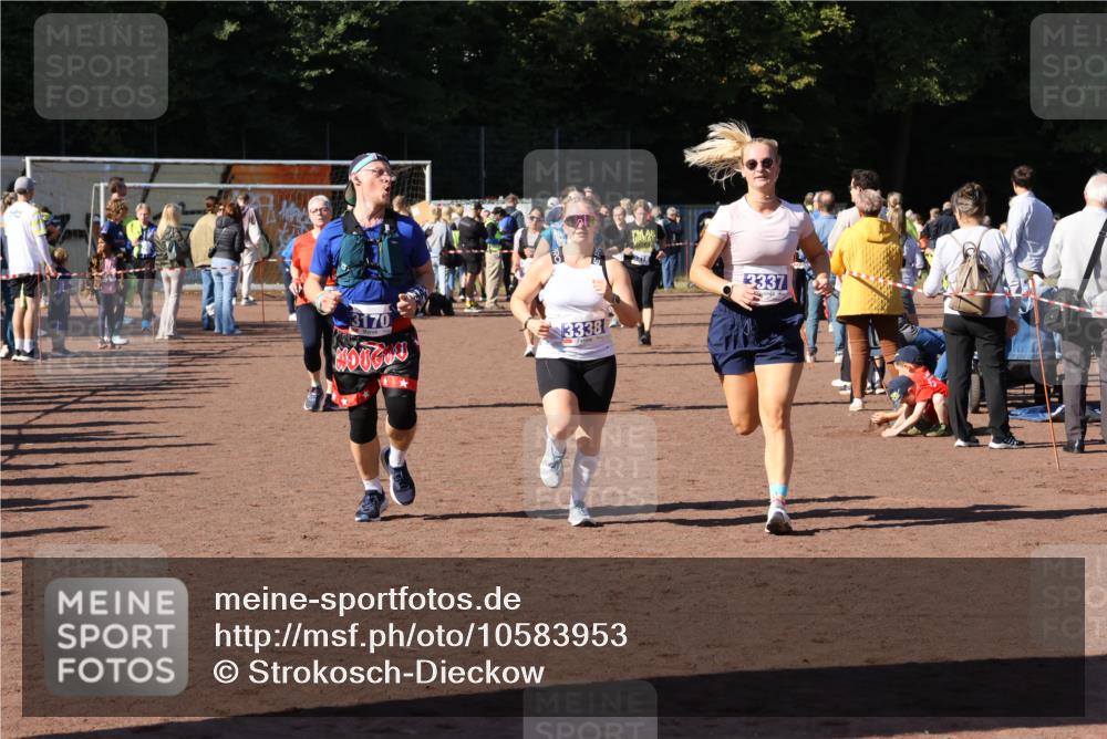 27.09.2026 - 35. Volkslauf durch das schöne Alstertal Strokosch-Dieckow http://msf.ph/oto/10583953 27.09.2026 11:42:12 Ziel 3011, 3083, 3143, 3170, 3337, 3338, 3352 meine-sportfotos.de