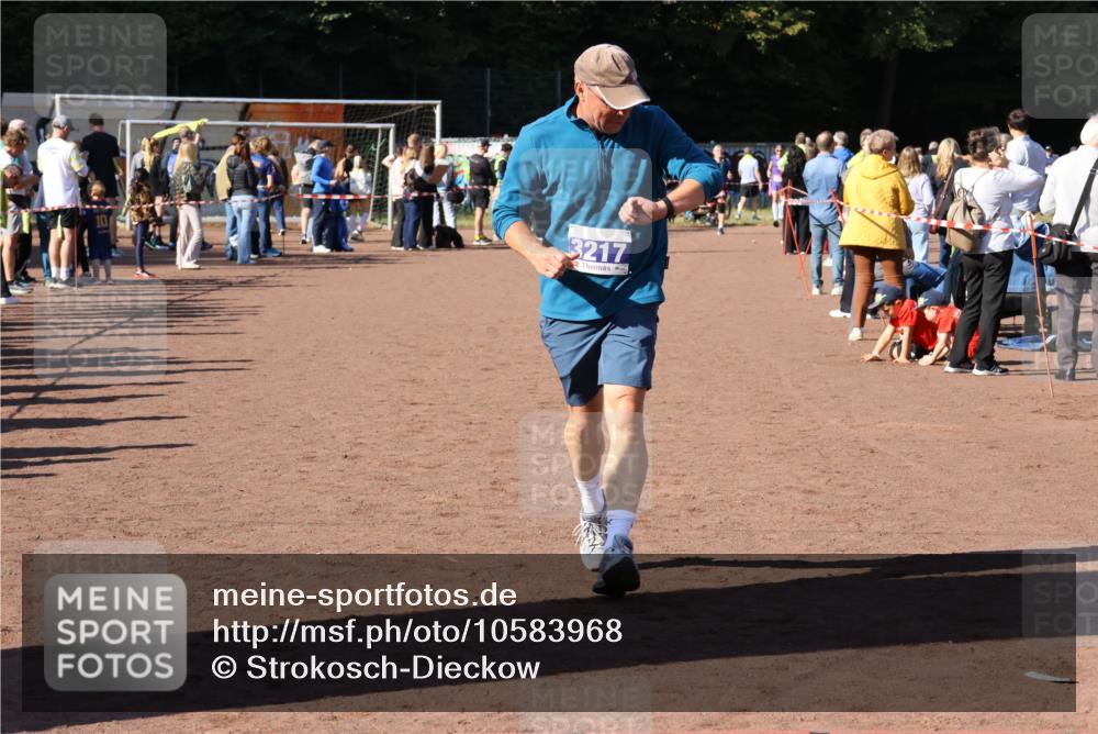 27.09.2026 - 35. Volkslauf durch das schöne Alstertal Strokosch-Dieckow http://msf.ph/oto/10583968 27.09.2026 11:41:54 Ziel 3217 meine-sportfotos.de
