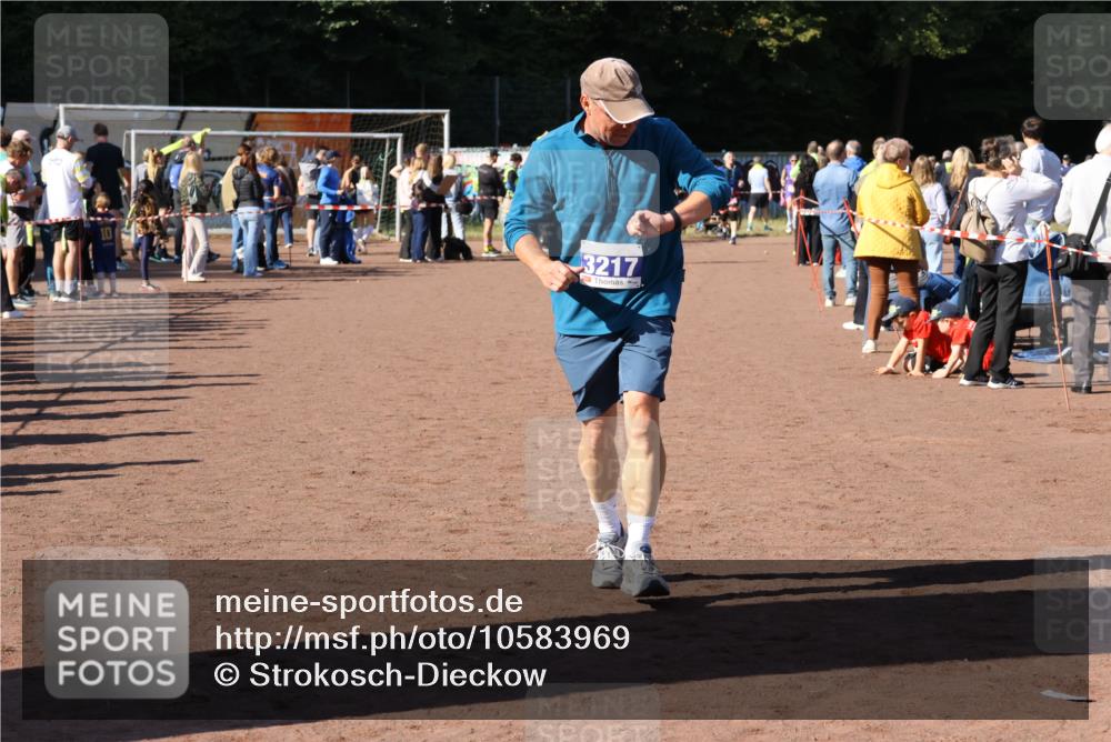 27.09.2026 - 35. Volkslauf durch das schöne Alstertal Strokosch-Dieckow http://msf.ph/oto/10583969 27.09.2026 11:41:54 Ziel 3217 meine-sportfotos.de